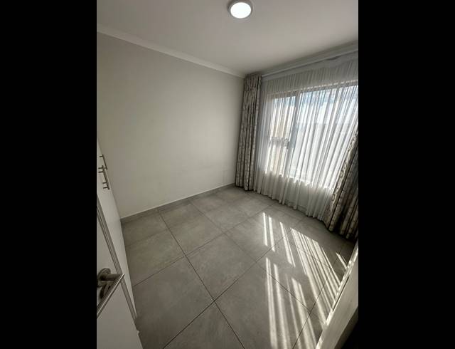 3 BEDROOM APARTMENT FOR SALE IN HAYFIELDS
